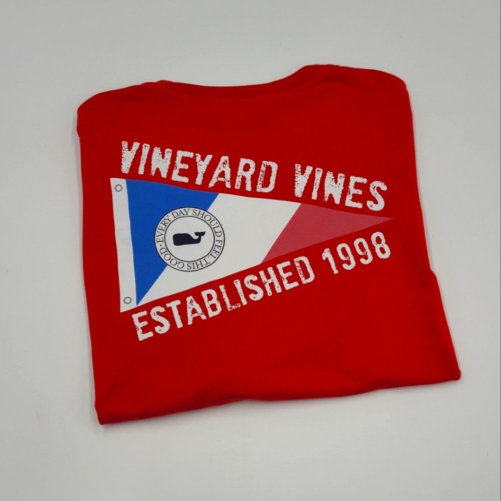 Vineyard Vines boys' long-sleeved whale tee size L